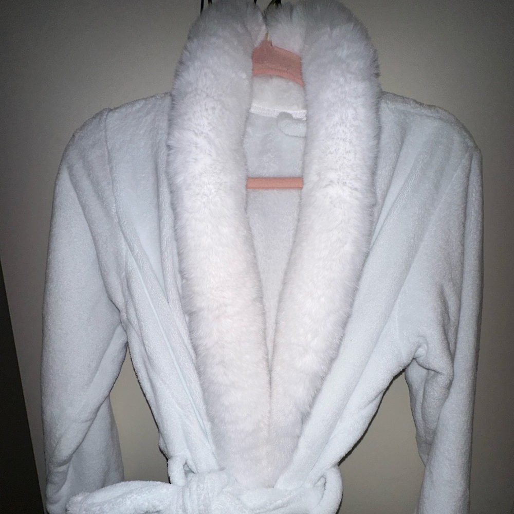 Pottery Barn Robe - Picture 2 of 8